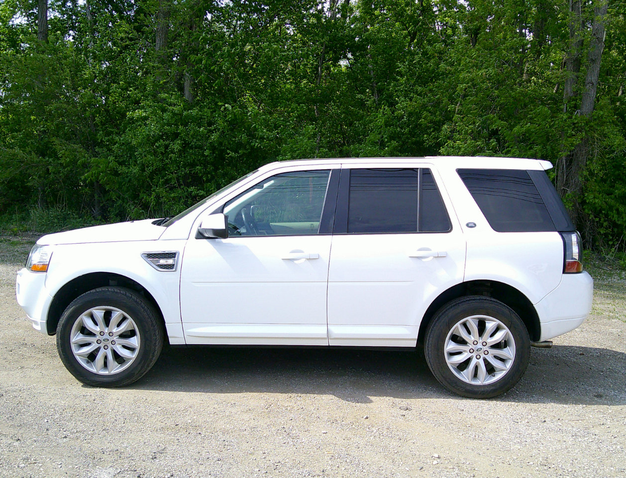 Used 2013 Land Rover LR2 image 6