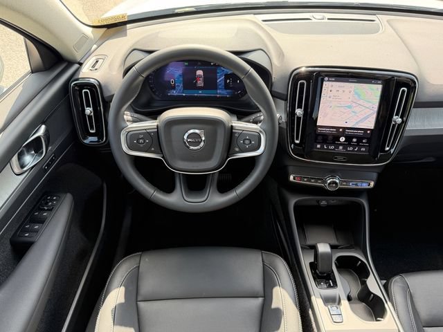 New 2026 Volvo XC40 B4 Core FWD image 15