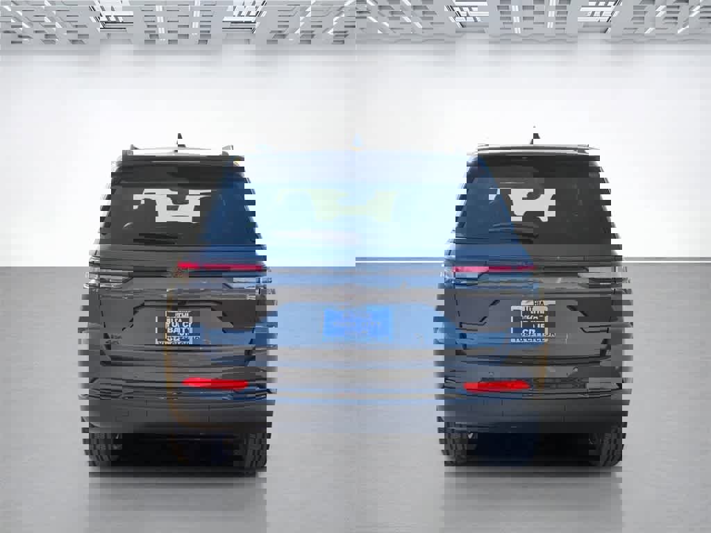 New 2025 Jeep Grand Cherokee Altitude image 5