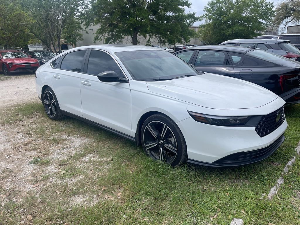 Used 2023 Honda Accord Sport image 3