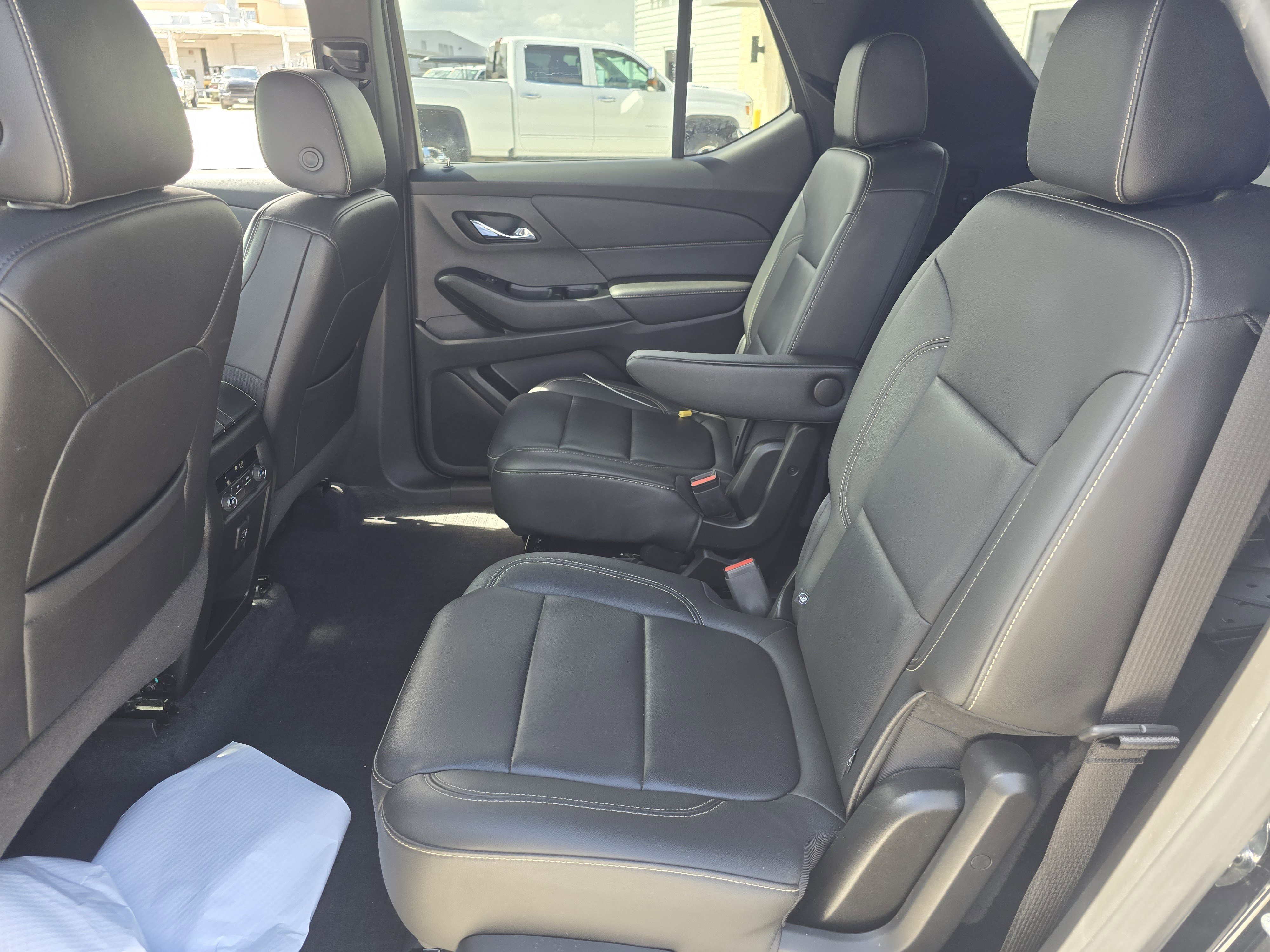 Used 2023 Chevrolet Traverse LT w/ LPO, Floor Liner Package image 10