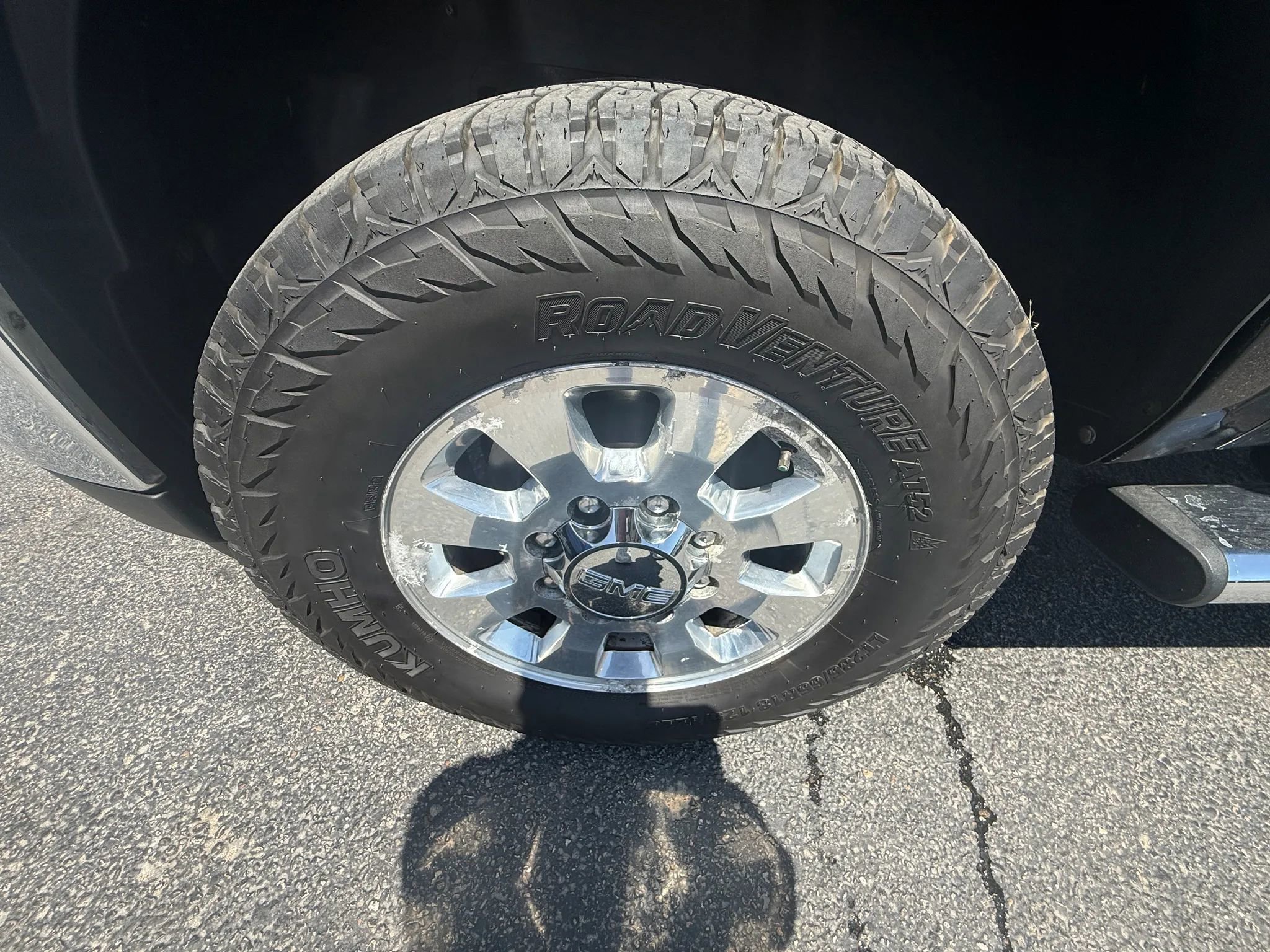 Used 2011 GMC Sierra 2500 SLT w/ Suspension Package, Off-Road AWD/4WD image 18