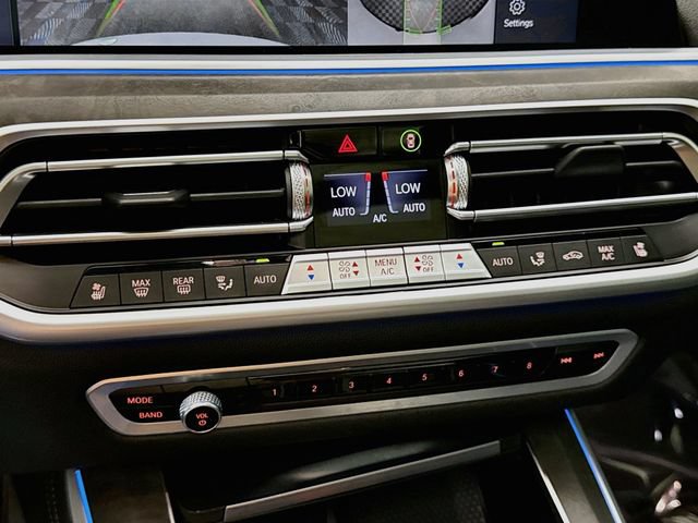 Used 2022 BMW X5 xDrive45e w/ M Sport Package AWD/4WD image 17