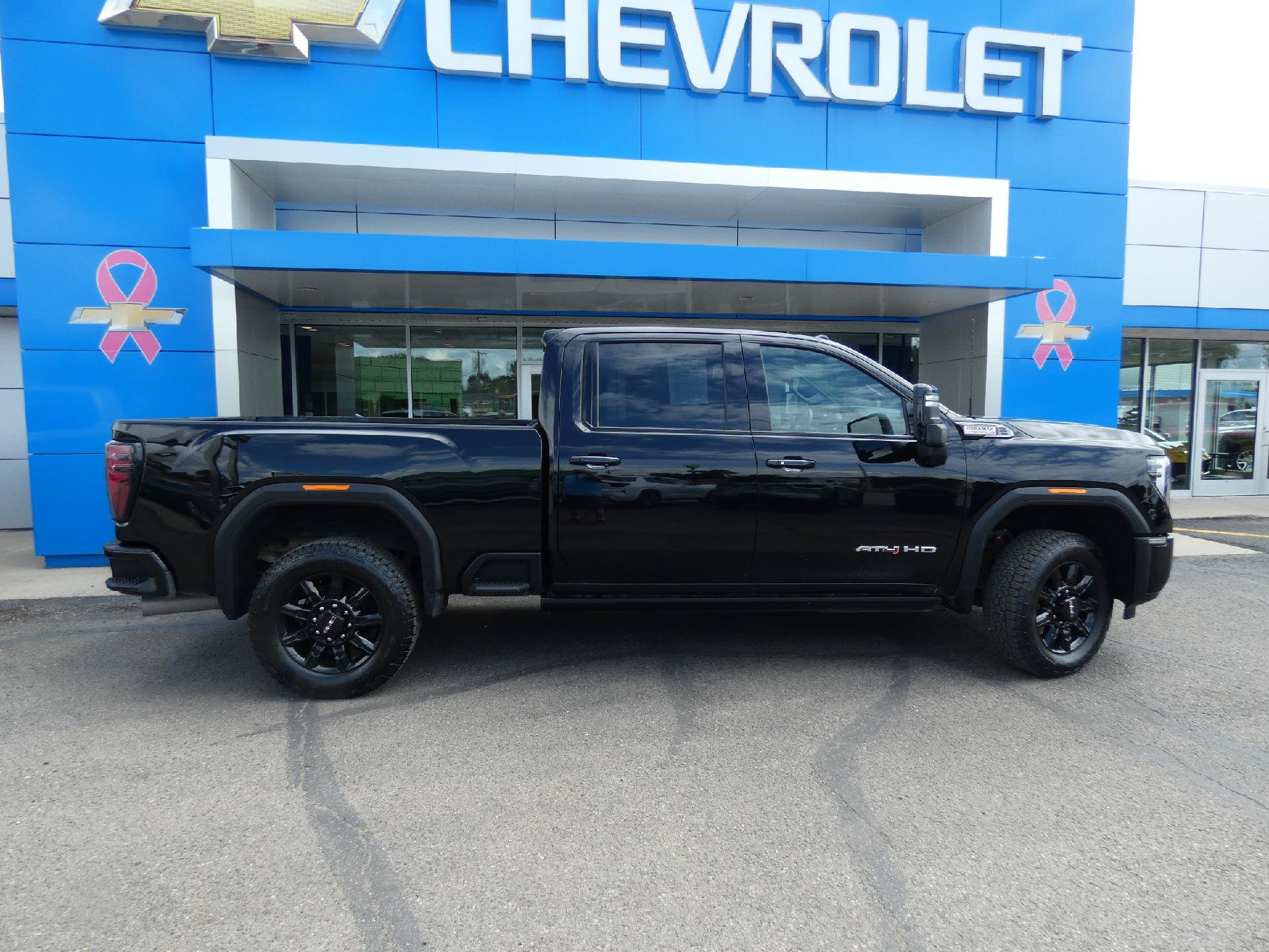 Certified 2025 GMC Sierra 2500 AT4 w/ AT4 Premium Plus Package AWD/4WD image 2