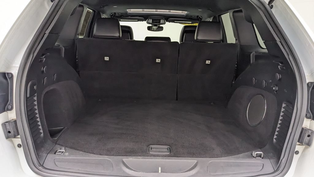 Used 2019 Jeep Grand Cherokee Altitude AWD/4WD image 8