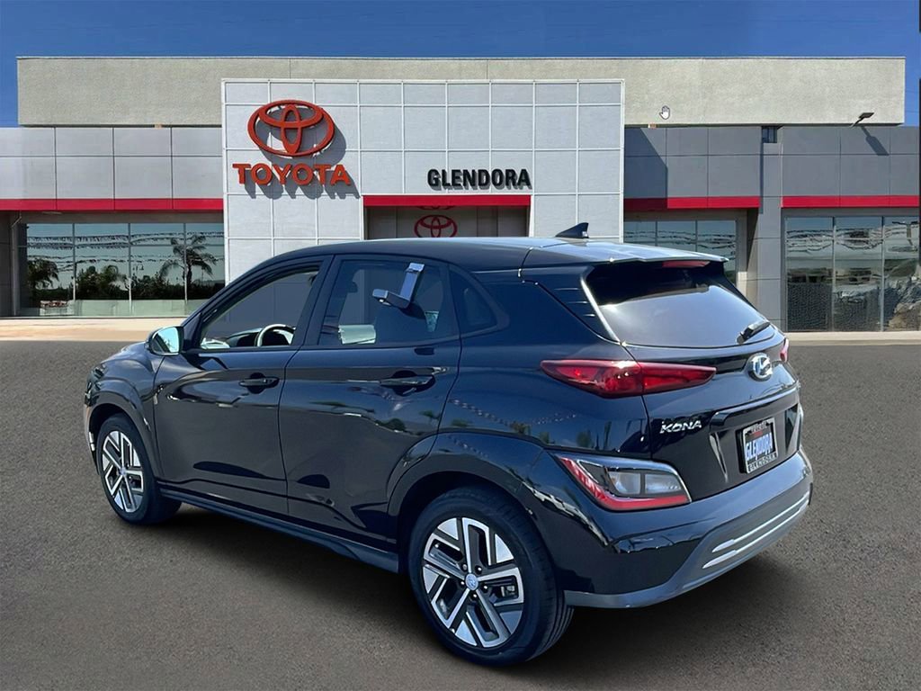Used 2023 Hyundai Kona SEL w/ Cargo Package FWD image 5