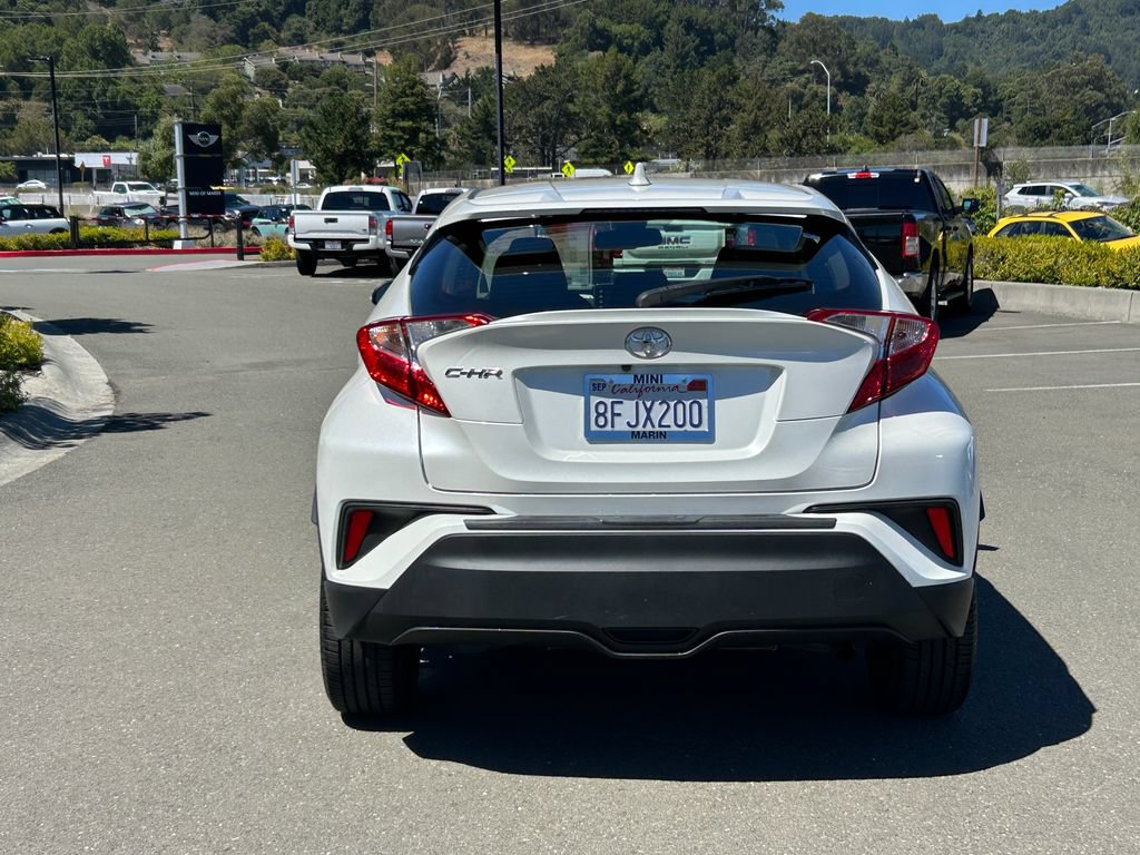 Used 2019 Toyota C-HR LE FWD image 4