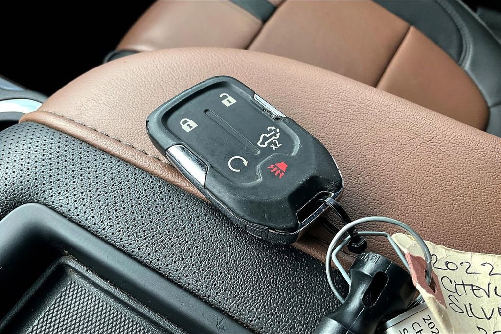 Used 2022 Chevrolet Silverado 2500 High Country image 11