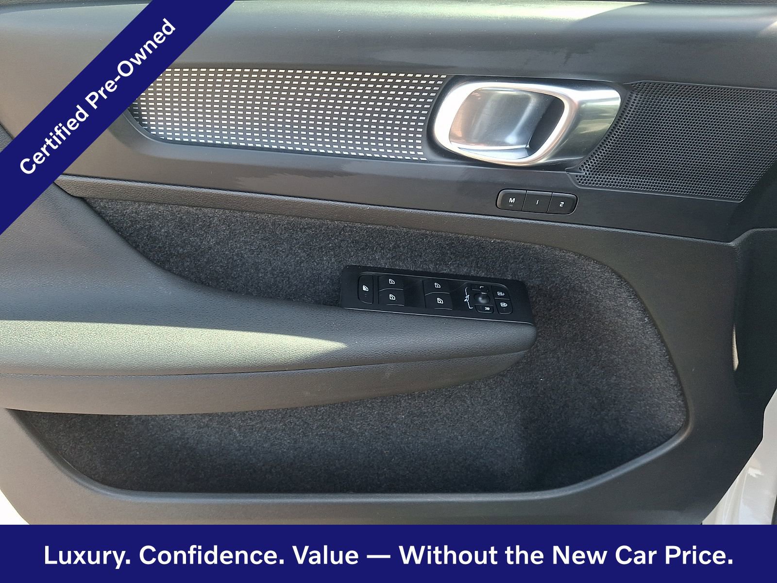 Certified 2023 Volvo XC40 B5 Plus w/ Climate Package image 13