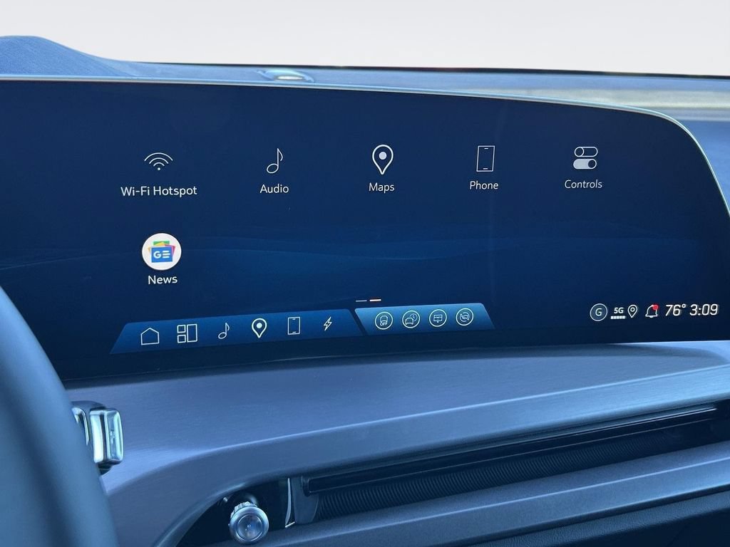 New 2026 Cadillac Vistiq Platinum AWD/4WD image 17