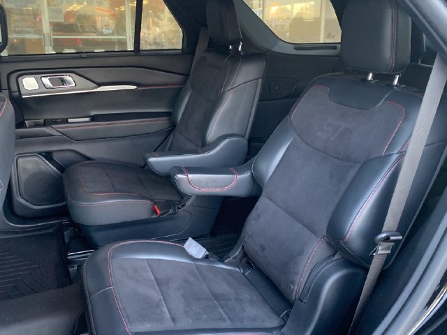 Certified 2025 Ford Explorer ST AWD/4WD image 10