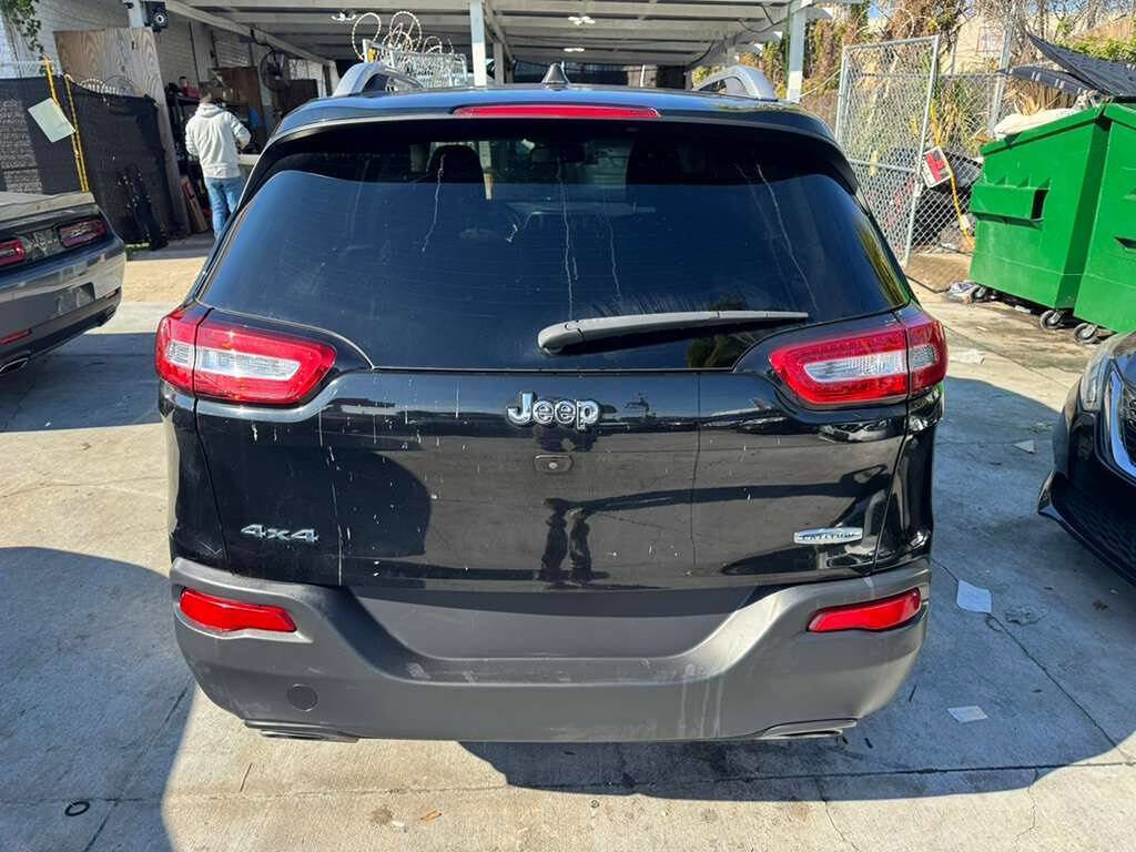Used 2018 Jeep Cherokee Latitude image 8