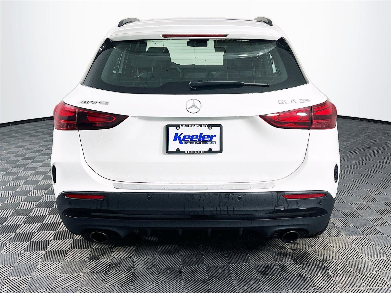 New 2026 Mercedes-Benz GLA 35 AMG 4MATIC image 5