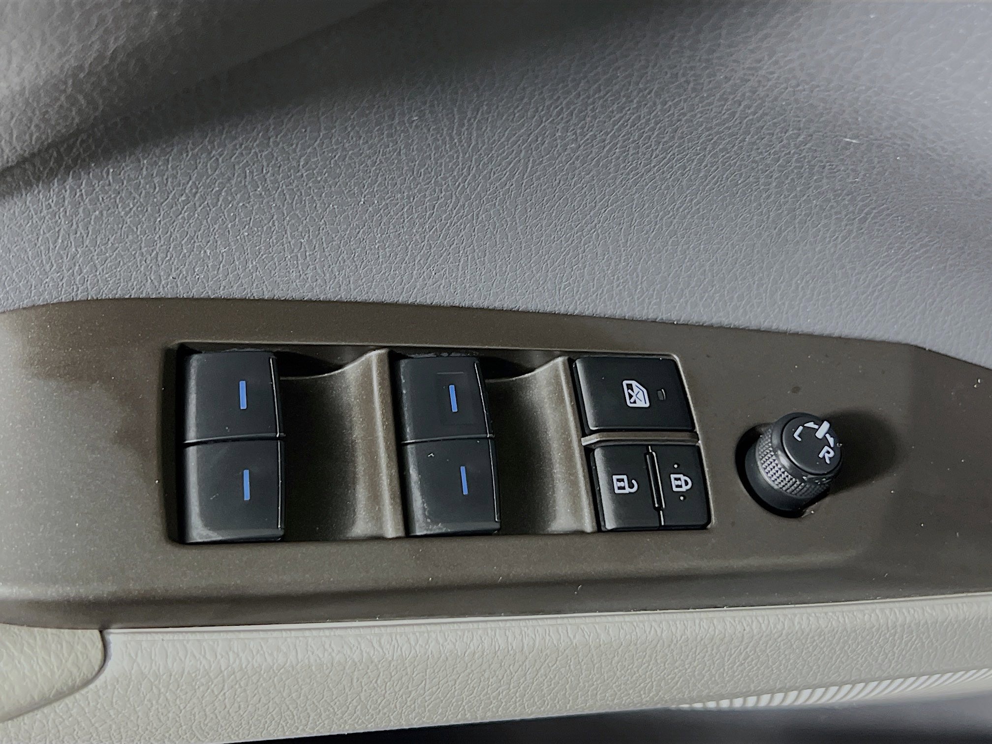 Used 2023 Toyota Camry LE image 17