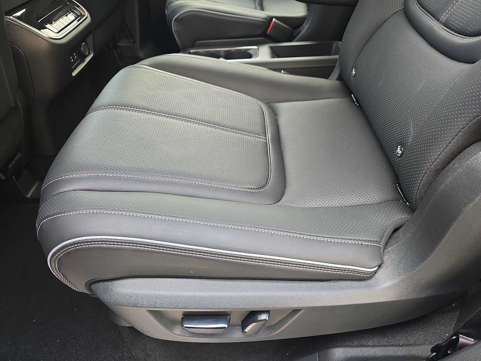 Certified 2025 INFINITI QX80 Sensory AWD/4WD image 14