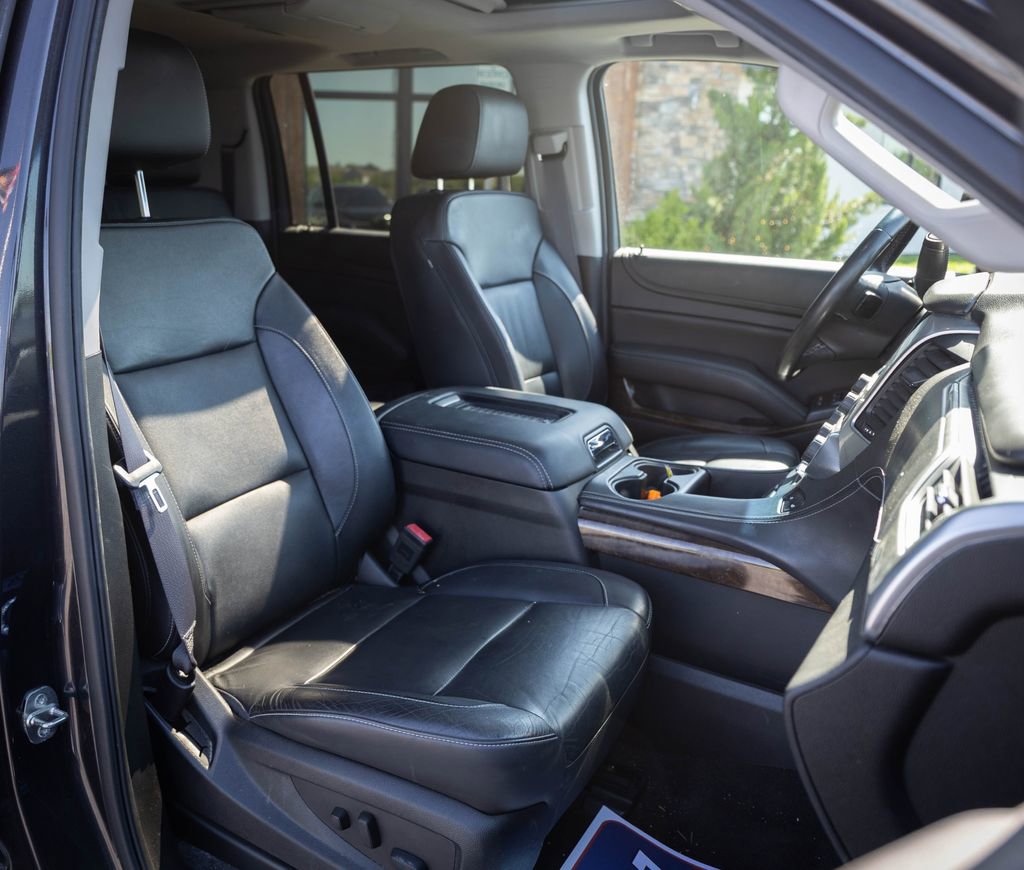 Used 2017 Chevrolet Suburban LT AWD/4WD image 32