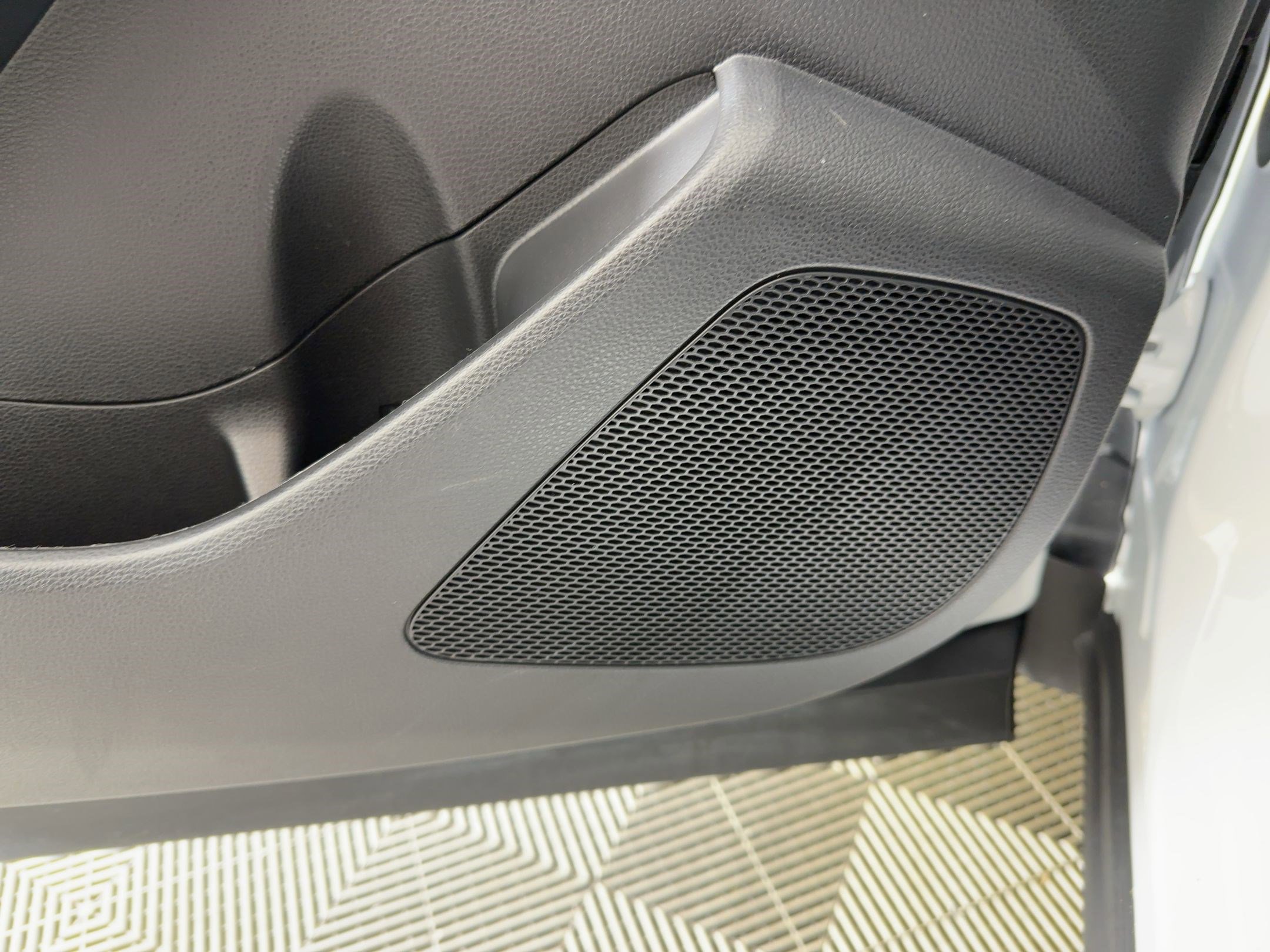 Used 2025 Toyota Corolla Cross AWD Hybrid image 21