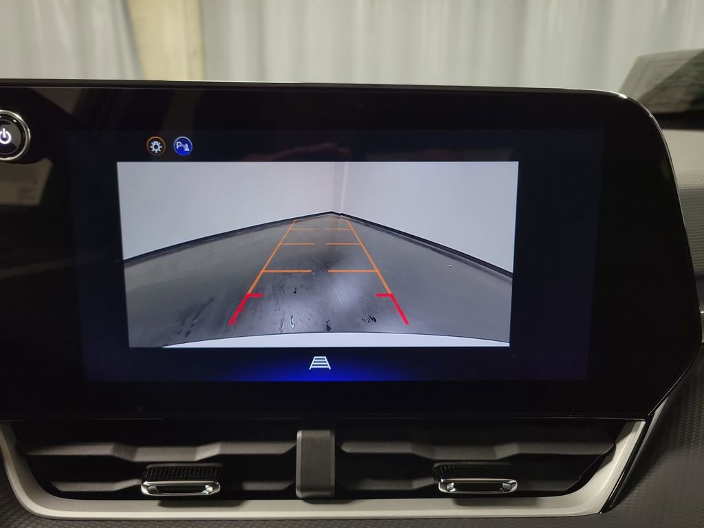 Used 2026 Chevrolet Equinox LT w/ Convenience Package II image 18