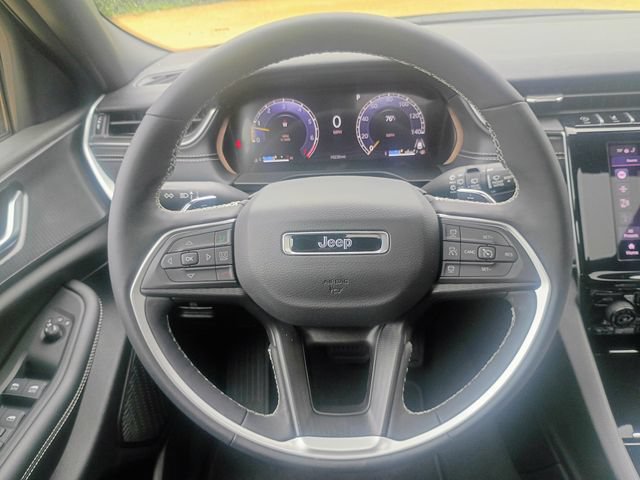Used 2025 Jeep Grand Cherokee L Altitude RWD image 37