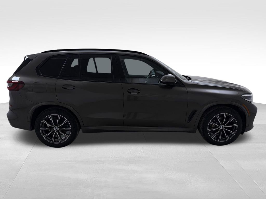 Used 2023 BMW X5 xDrive40i w/ M Sport Package image 10