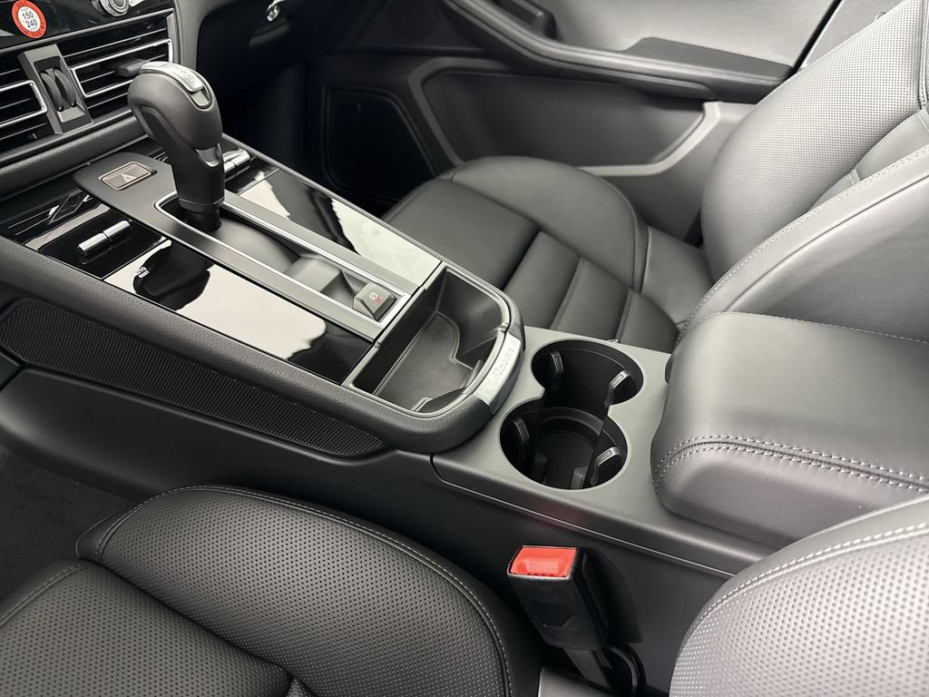 New 2026 Porsche Macan AWD/4WD image 31