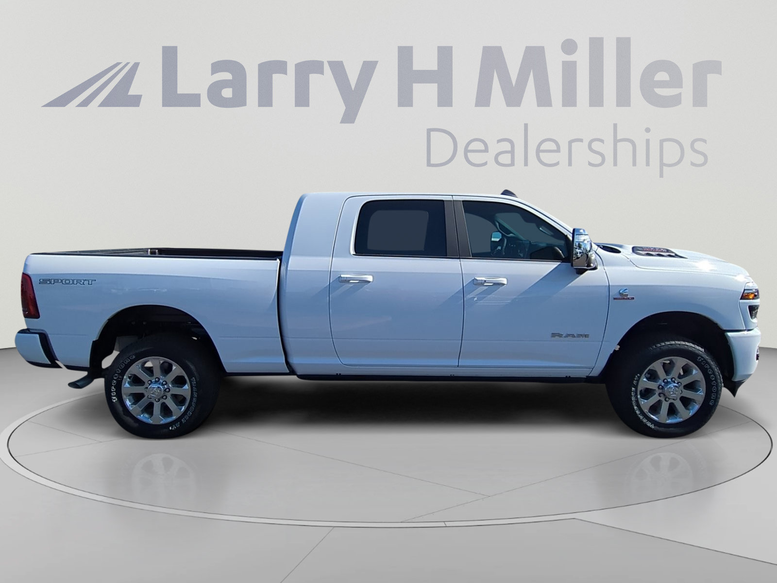 New 2026 RAM 2500 Laramie AWD/4WD image 6