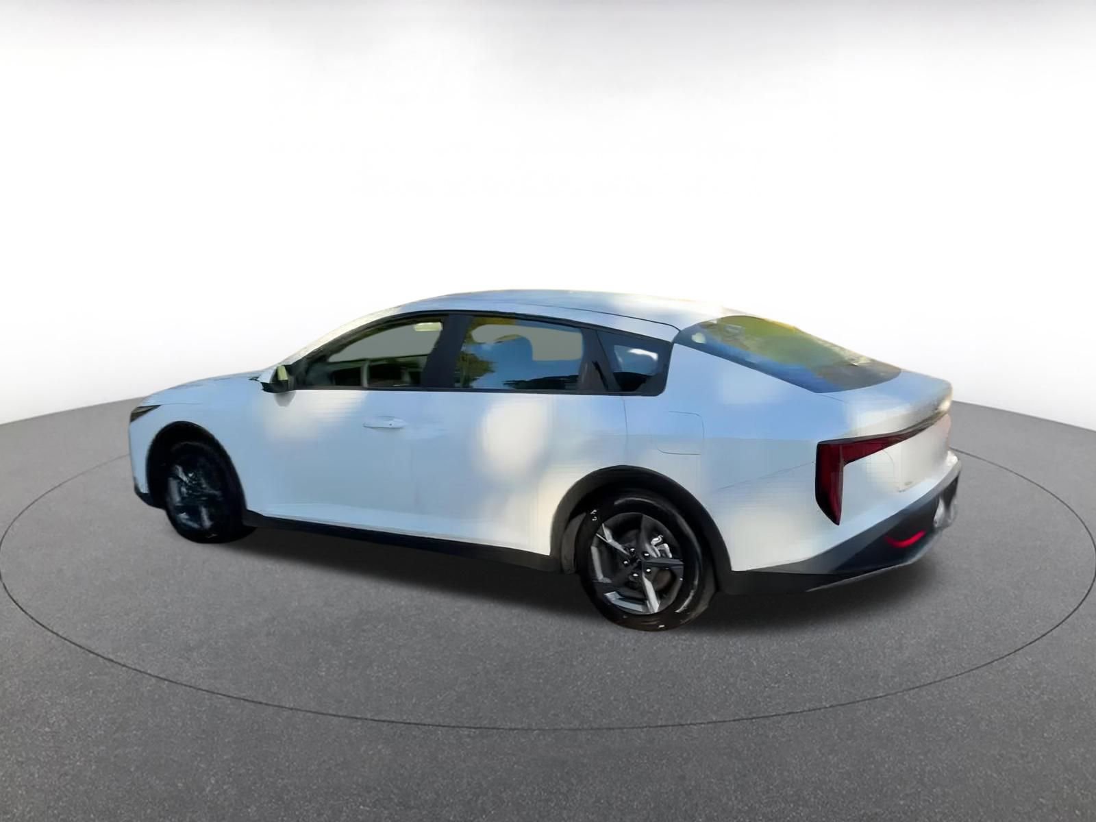 Used 2025 Kia K4 LXS image 10