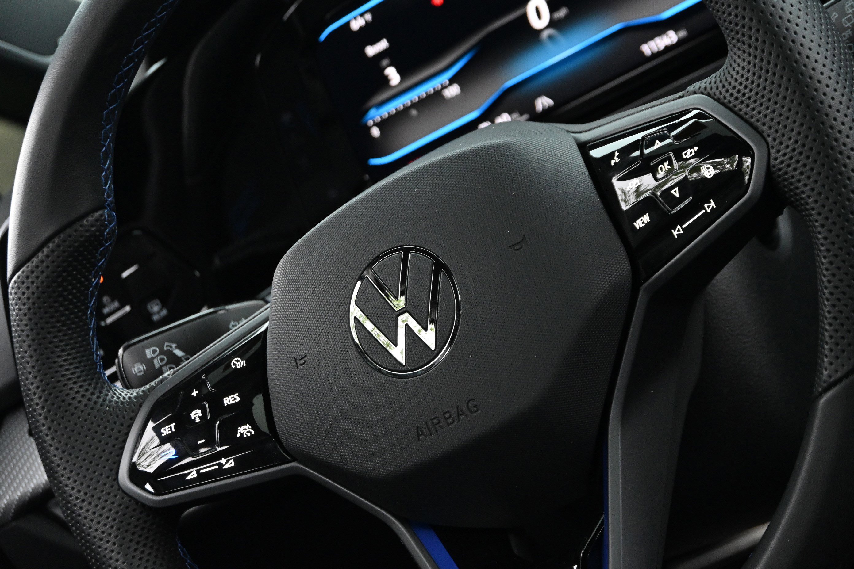 Used 2024 Volkswagen Golf R AWD/4WD image 24
