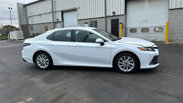 Used 2024 Toyota Camry LE image 28