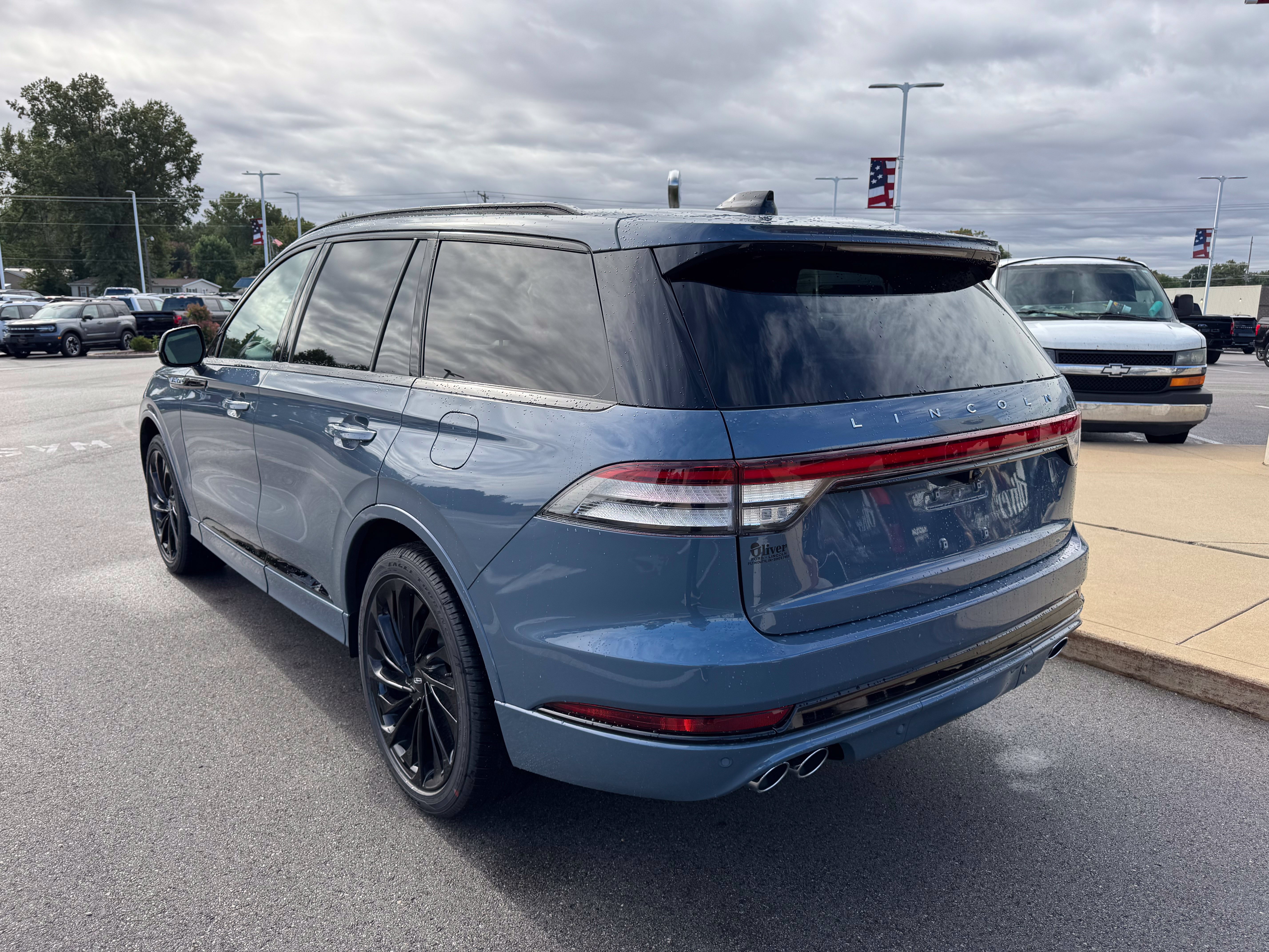 New 2026 Lincoln Aviator Reserve w/ Jet Appearance Package AWD/4WD image 5