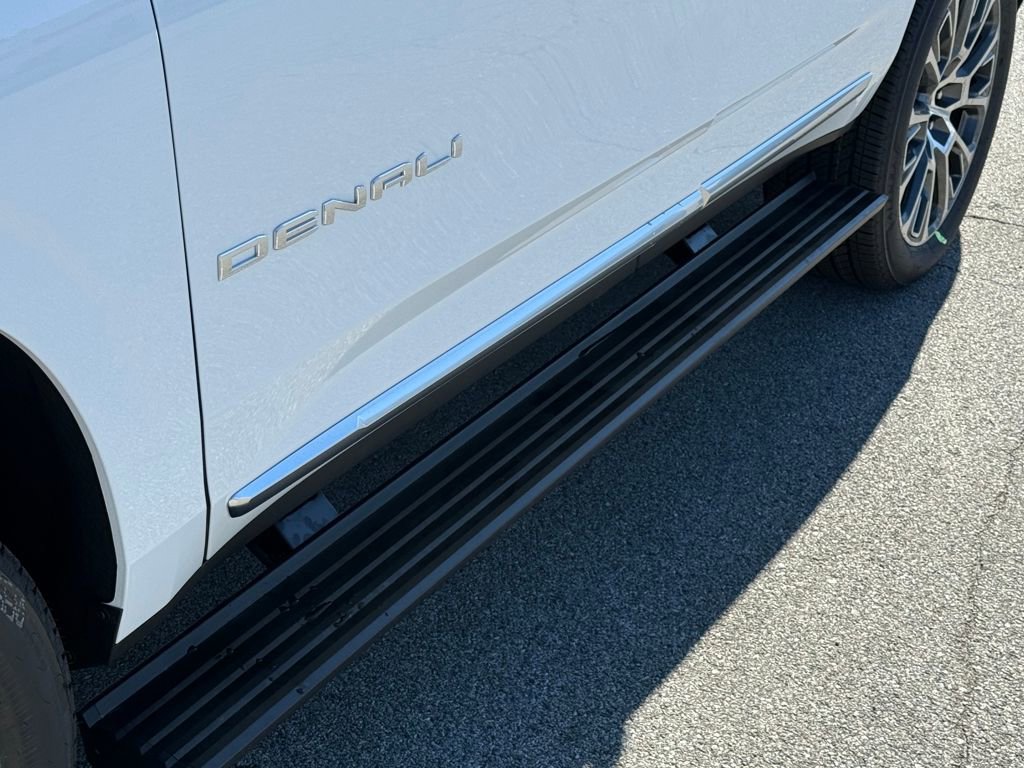 New 2026 GMC Yukon Denali w/ Sun & Power Step Package image 6