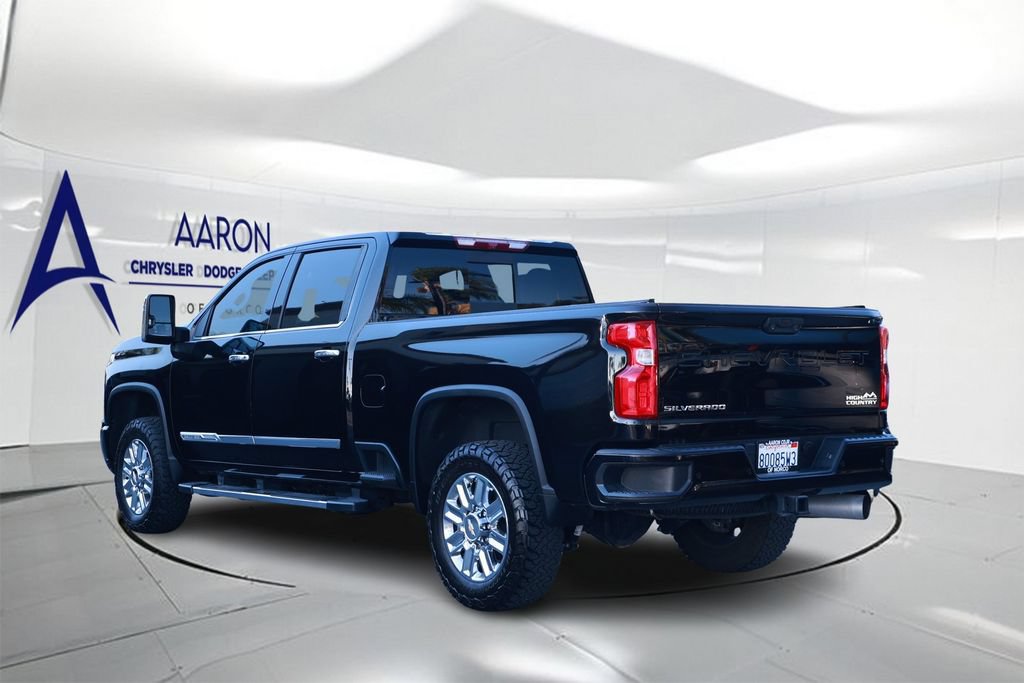 Used 2024 Chevrolet Silverado 2500 High Country AWD/4WD image 2