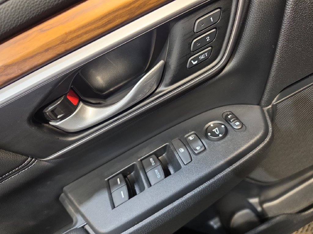 Used 2020 Honda CR-V Touring image 15