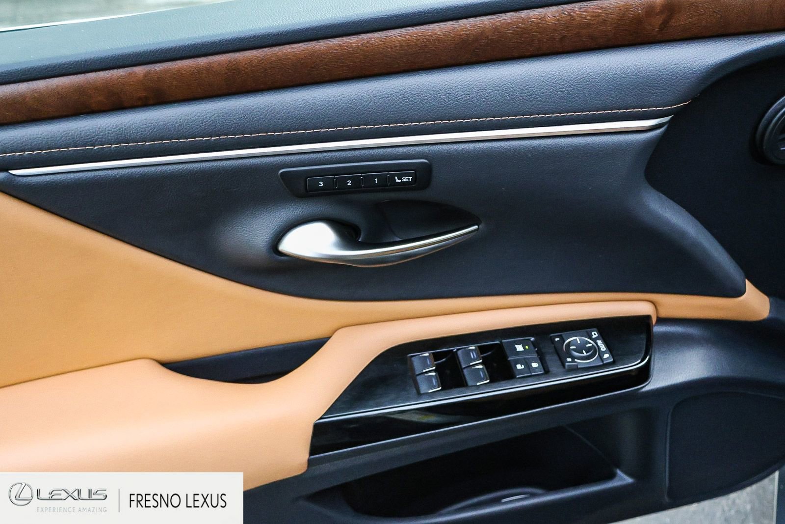 Certified 2024 Lexus ES 300h w/ Premium Package image 23