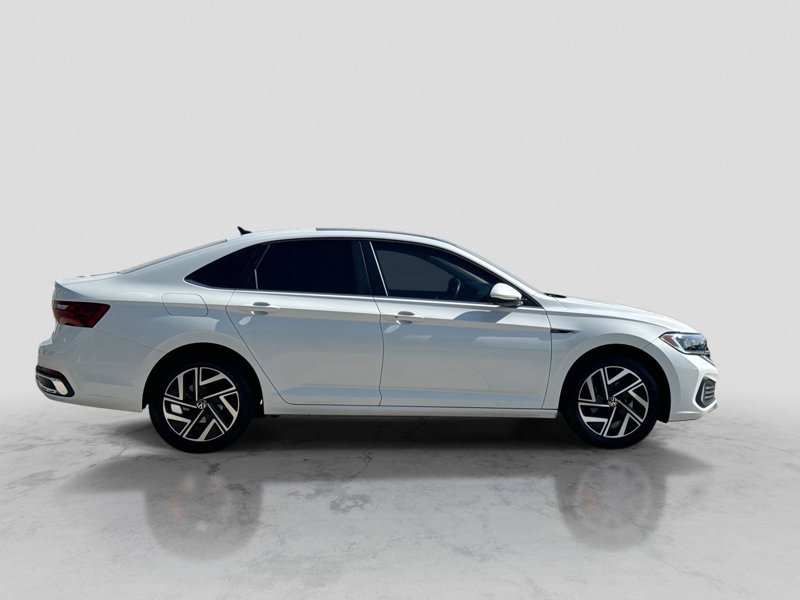 Used 2024 Volkswagen Jetta SEL FWD image 9