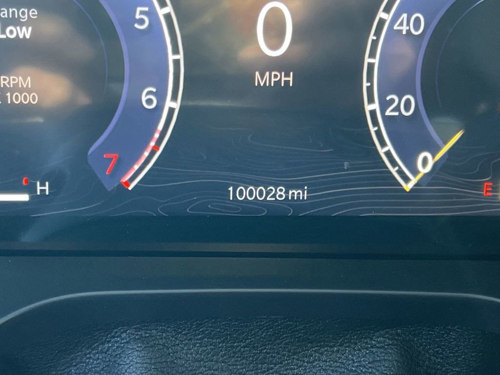 Used 2022 Jeep Grand Cherokee Limited w/ Luxury Tech Group II image 17