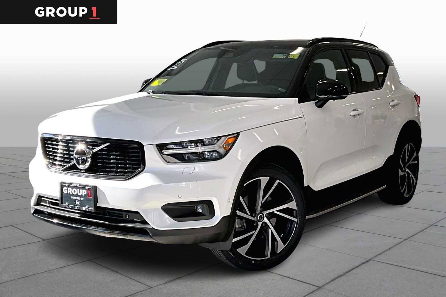 Certified 2022 Volvo XC40 T4 R-Design w/ Advanced Package image 1
