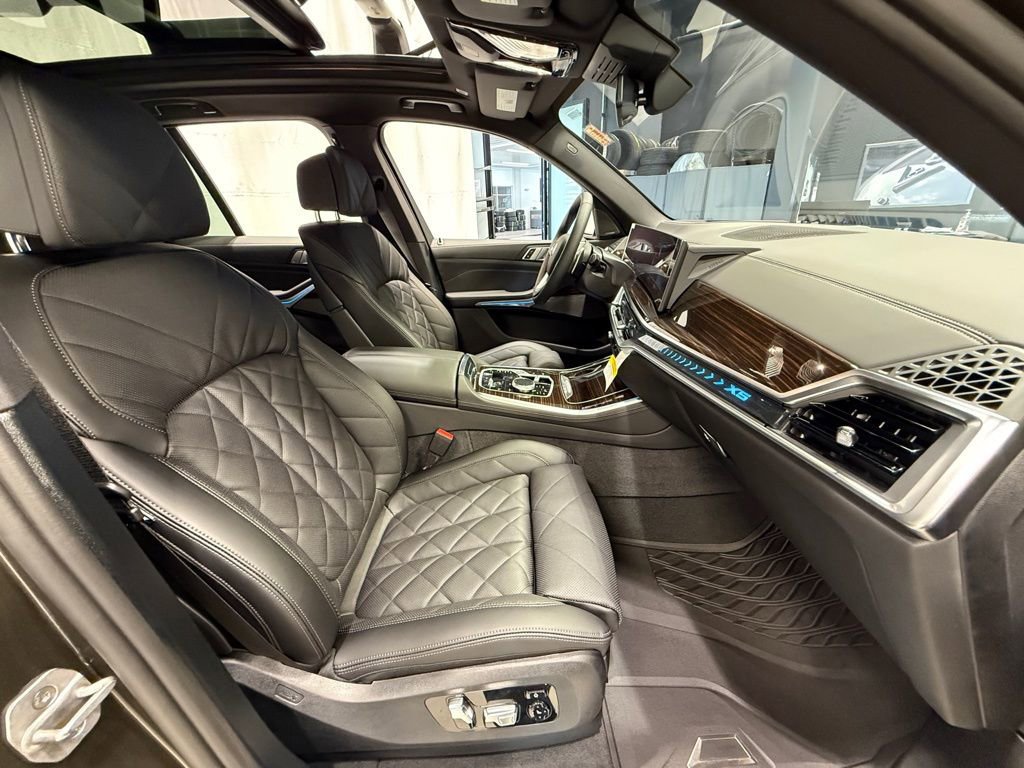 Used 2026 BMW X5 xDrive40i w/ Off-Road Package image 32