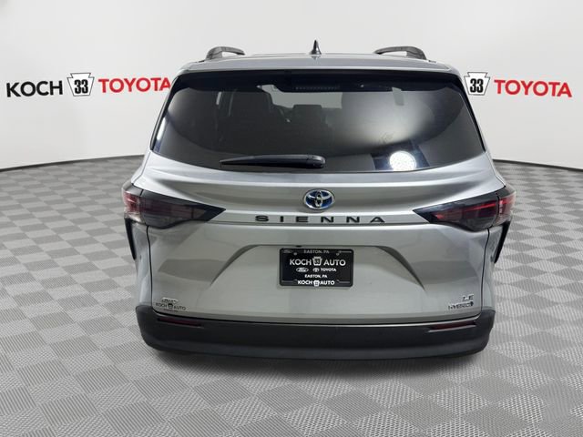 Used 2023 Toyota Sienna LE AWD/4WD image 7