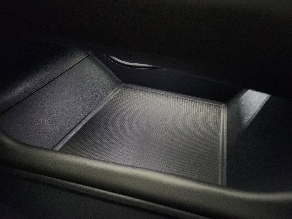 Certified 2025 Volkswagen Atlas Cross Sport SEL image 28