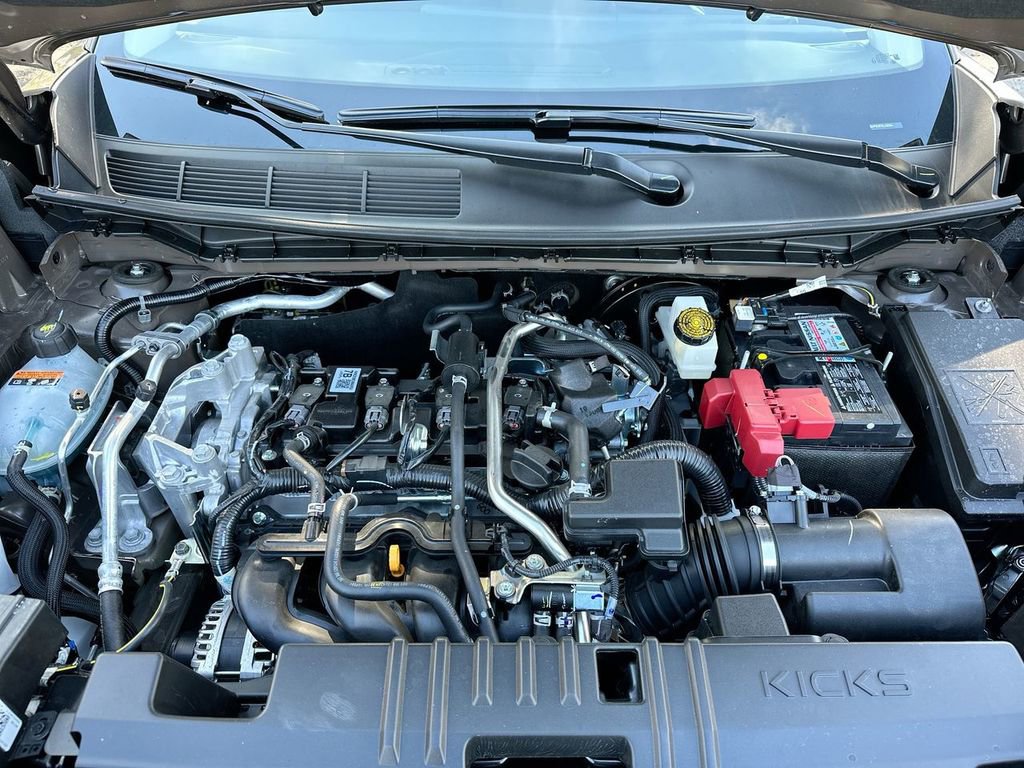 Certified 2025 Nissan Kicks SR image 36