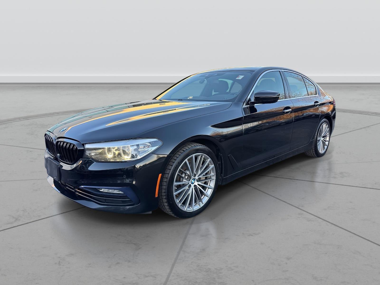 Used 2018 BMW 540i xDrive AWD/4WD image 1