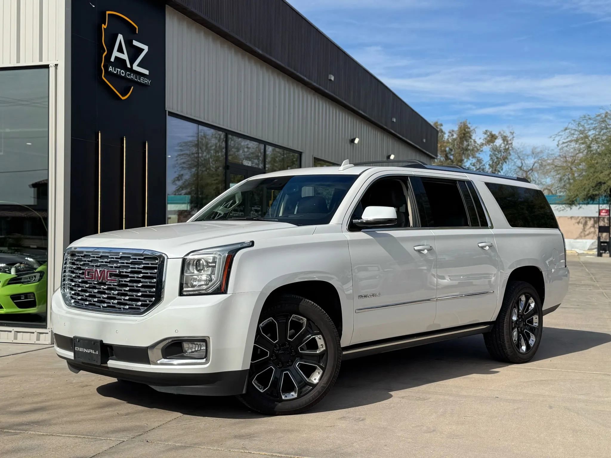 Used 2019 GMC Yukon XL Denali w/ Denali Ultimate Package image 1