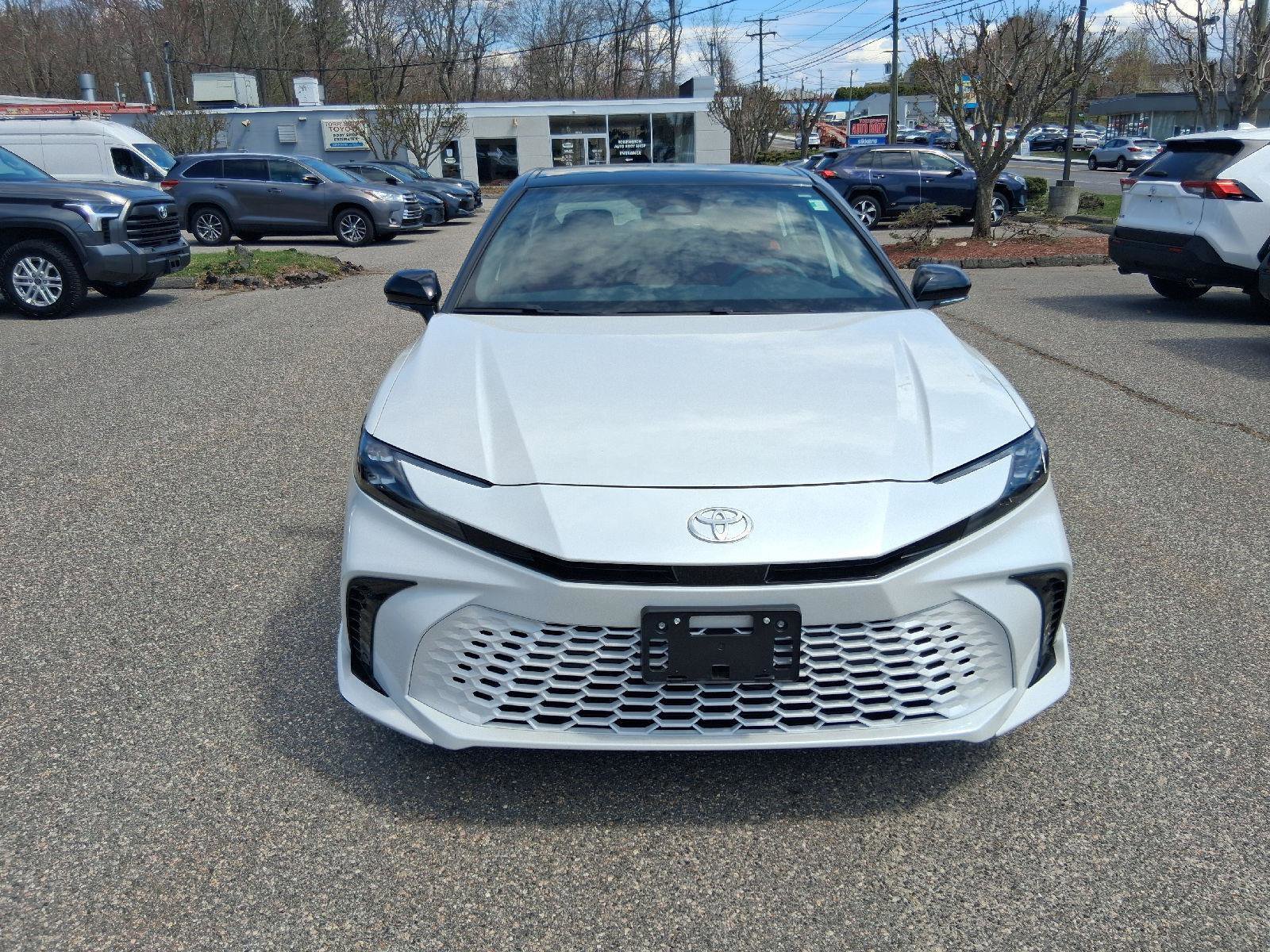 Used 2025 Toyota Camry XSE AWD/4WD image 2