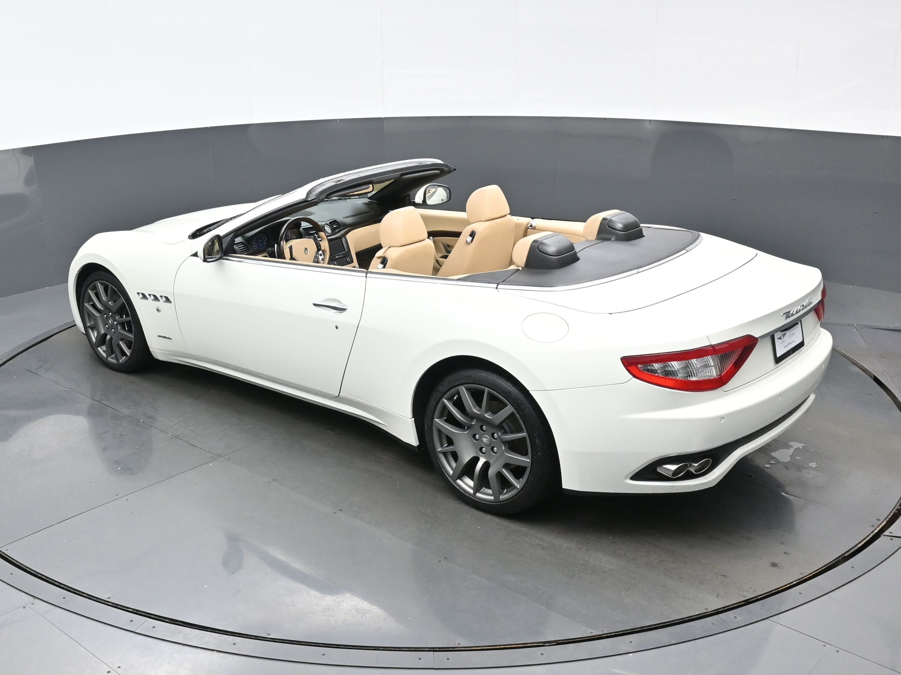 Used 2013 Maserati GranTurismo Sport image 28