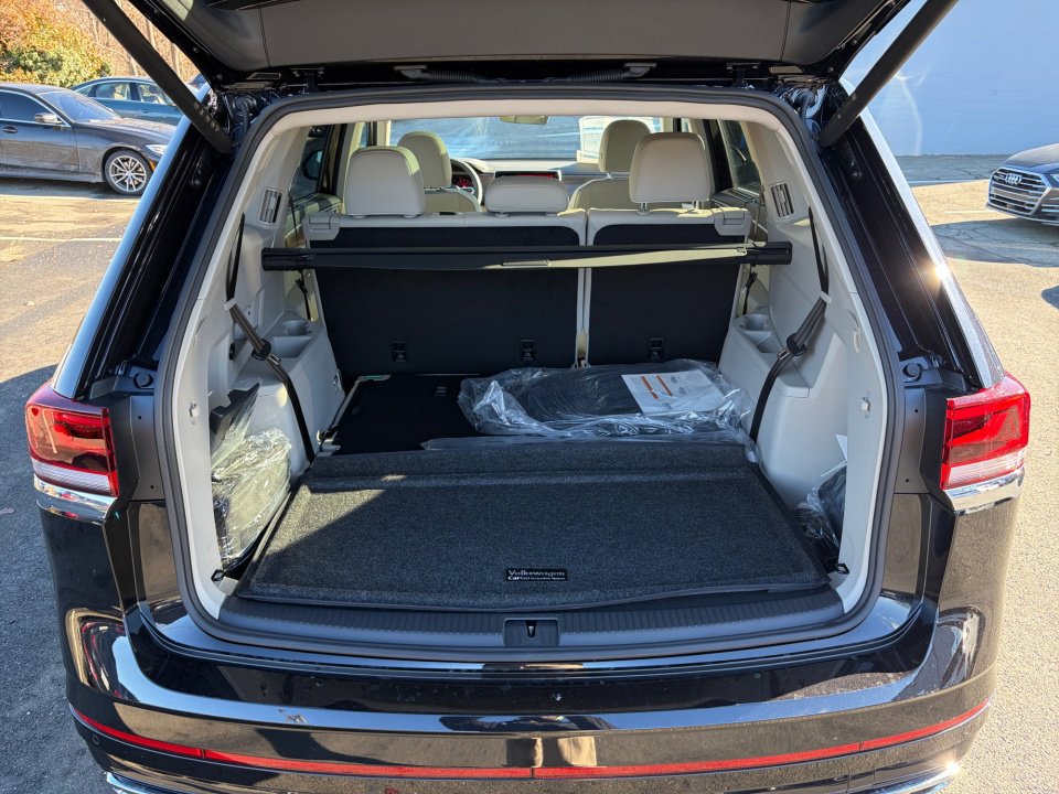 New 2026 Volkswagen Atlas SEL Premium R-Line image 14