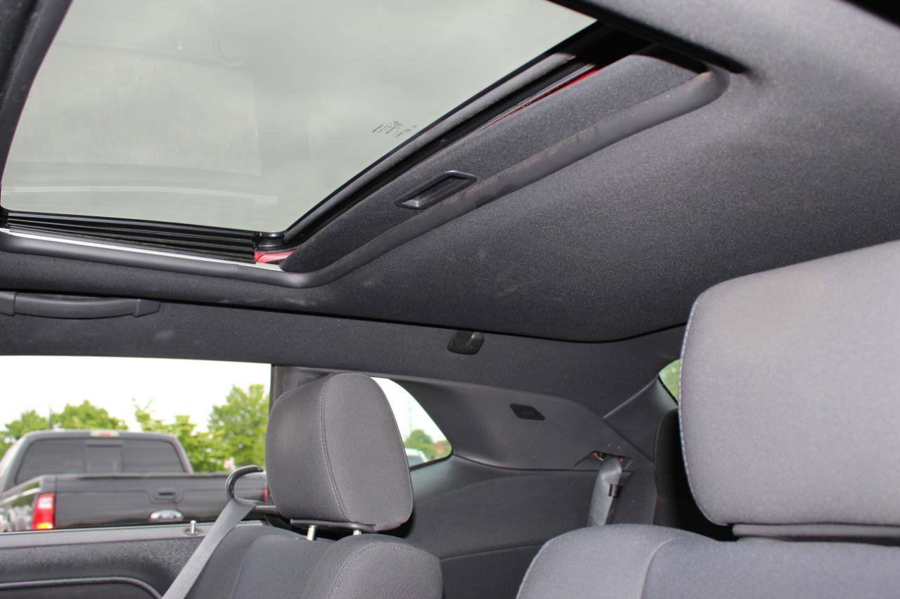Used 2010 Dodge Challenger SE RWD image 8