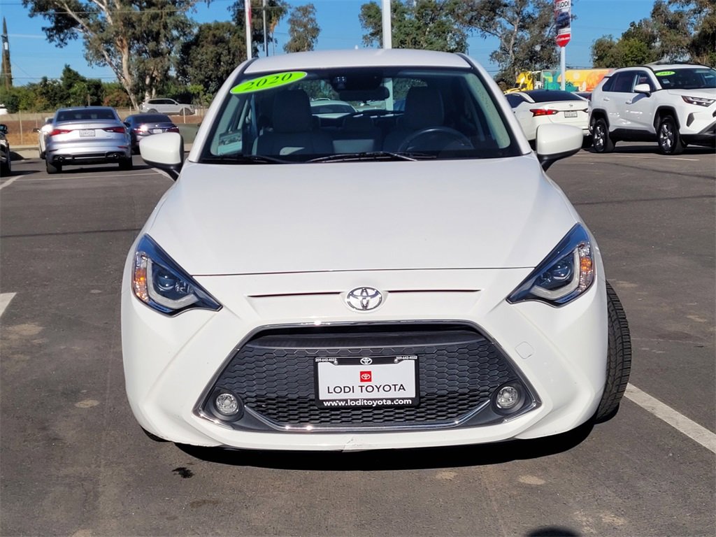 Used 2020 Toyota Yaris XLE image 2