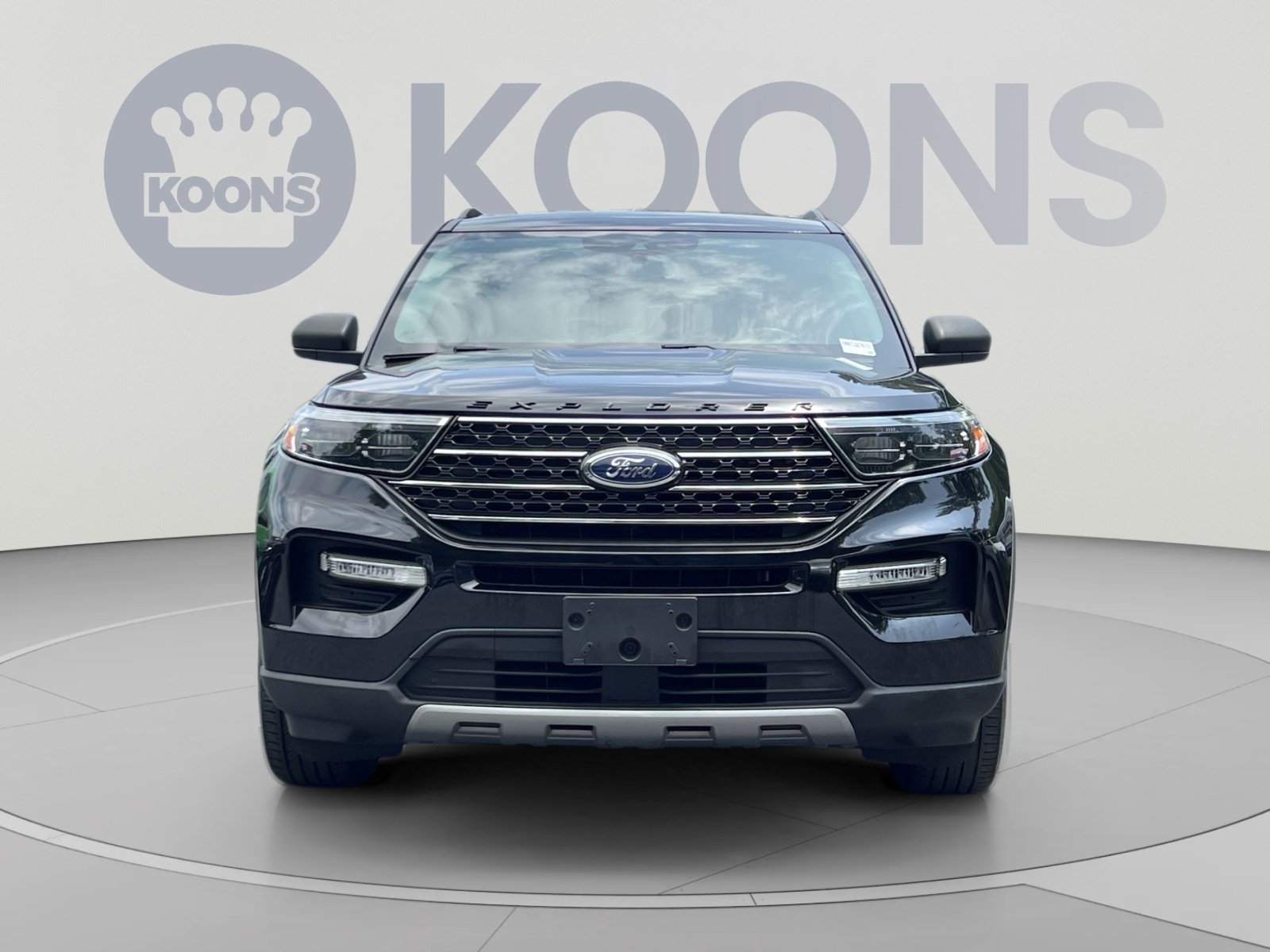 Used 2020 Ford Explorer XLT w/ Equipment Group 202A AWD/4WD image 4