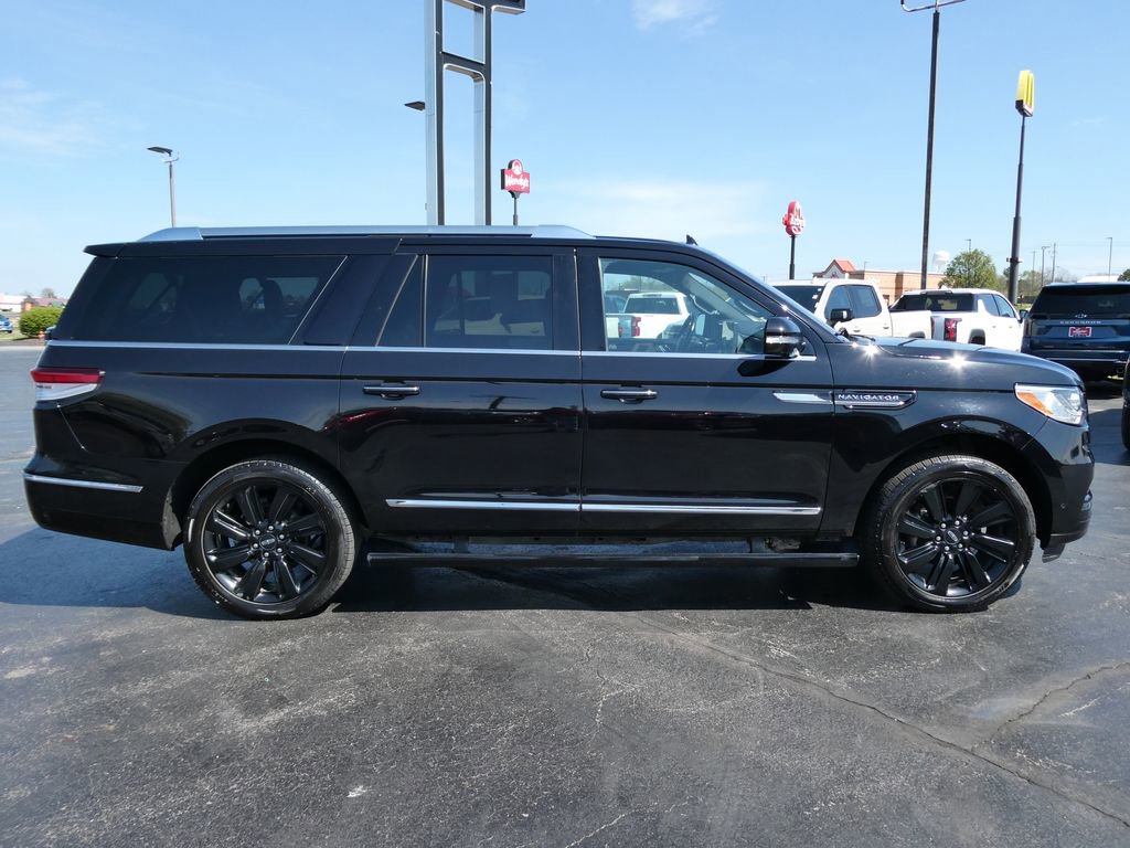 Used 2022 Lincoln Navigator L Reserve w/ Equipment Group 201A image 4